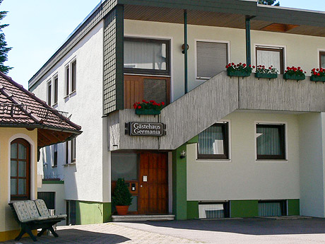 Hotel zur Germania – Eingang zum Hinterhaus Hotel zur Germania – Eingang zum Hinterhaus
